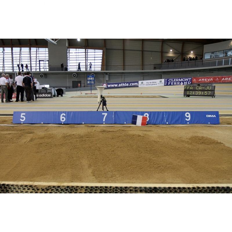 Planche de reperage en moussepour le saut en longueur/triple saut